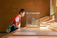 引进无人机、人工智能等技